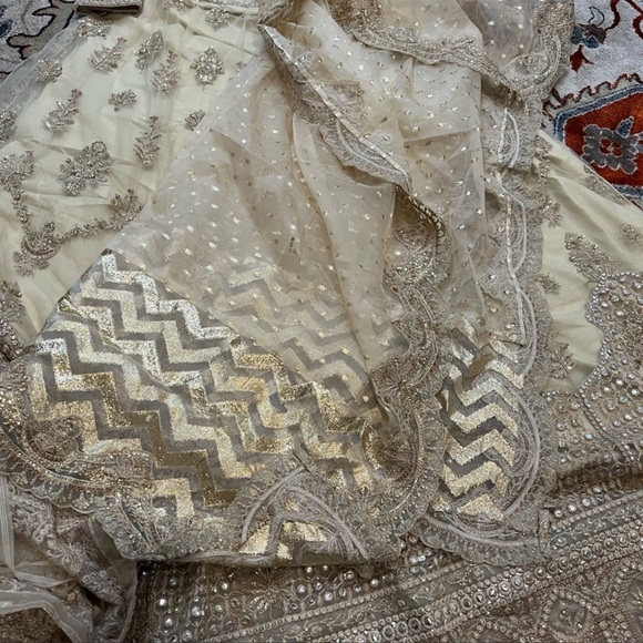 Pakistani Dress - Picture 3 of 6